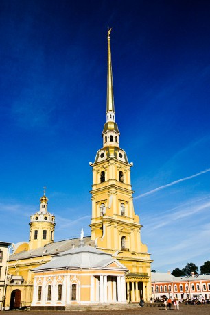 640px-Peter_and_Paul_Cathedral[1]